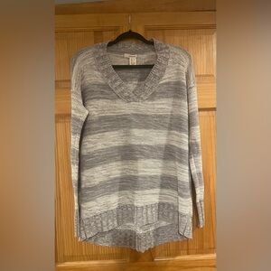 DKNY JEANS Gray and White Striped V- Neck Long Sleeve Knit Sweater Women's.